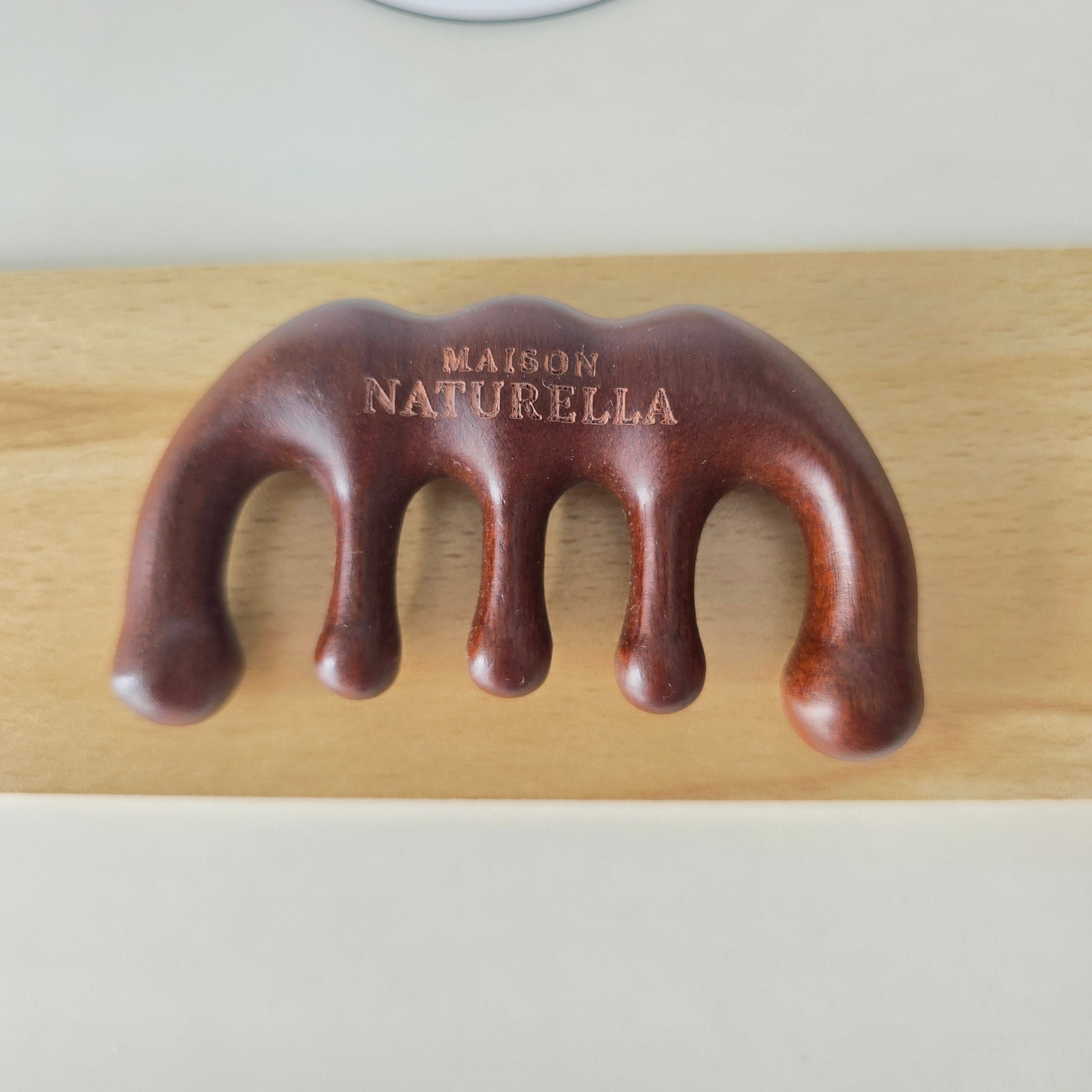 Sandalwood Massaging Comb - With Maison Naturella’s bag