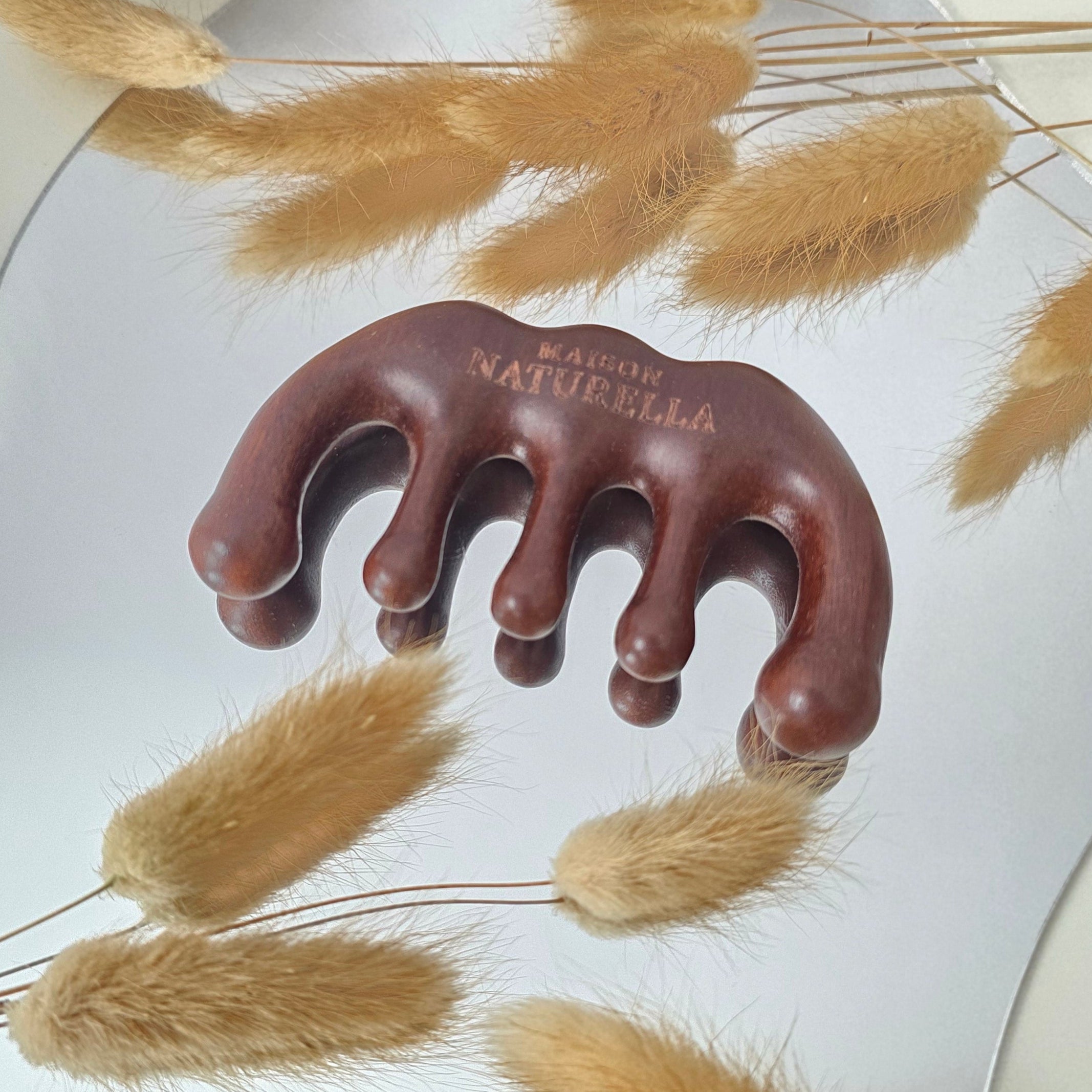 Sandalwood Massaging Comb - With Maison Naturella’s bag